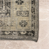 Safaid-e-Zamana – Hand Knotted Wool Rug in Grey/Beige