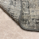 Safaid-e-Zamana – Hand Knotted Wool Rug in Grey/Beige