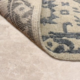 Saahir – Hand Knotted Wool Rug in Light Grey/Slate Grey