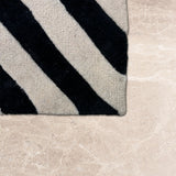 Monochrome Melt – Hand Tufted Wool Rug in Cream/Black
