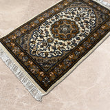 Nishapur – Hand Knotted Wool Rug in Brown/Cream