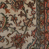 Niloferan – Hand Knotted Silk Rug in Ivory/Peach