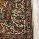 Marika - Hand Knotted Silk Rug In Cream/Ivory